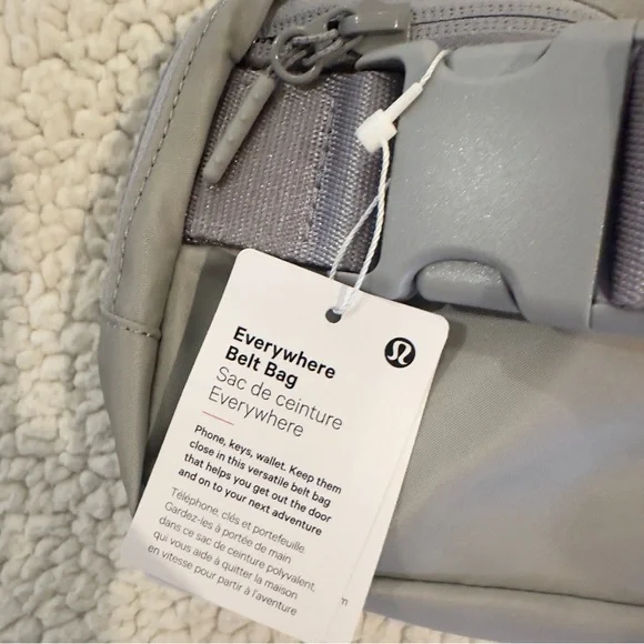 NWT Lululemon Everywhere Belt Bag in Silver Drop Gray - Picture 7 of 10